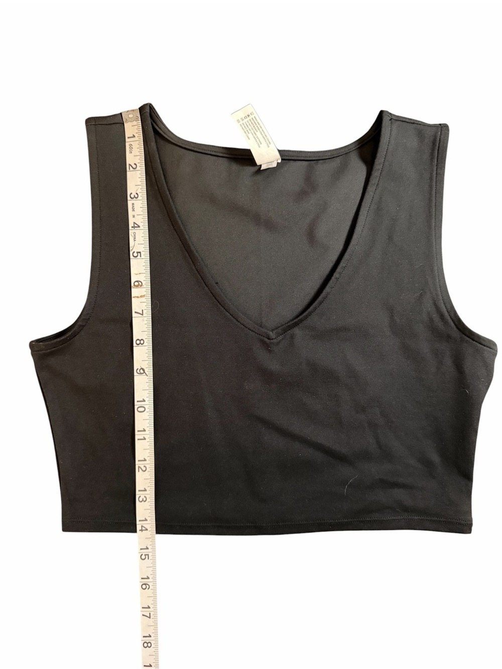 Yogalicious Black V-Neck Muscle Tank Top - size M - Picture 3 of 5